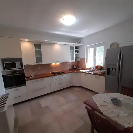 Jaz Apartment *